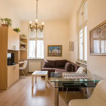 特拉兹耶公寓 *